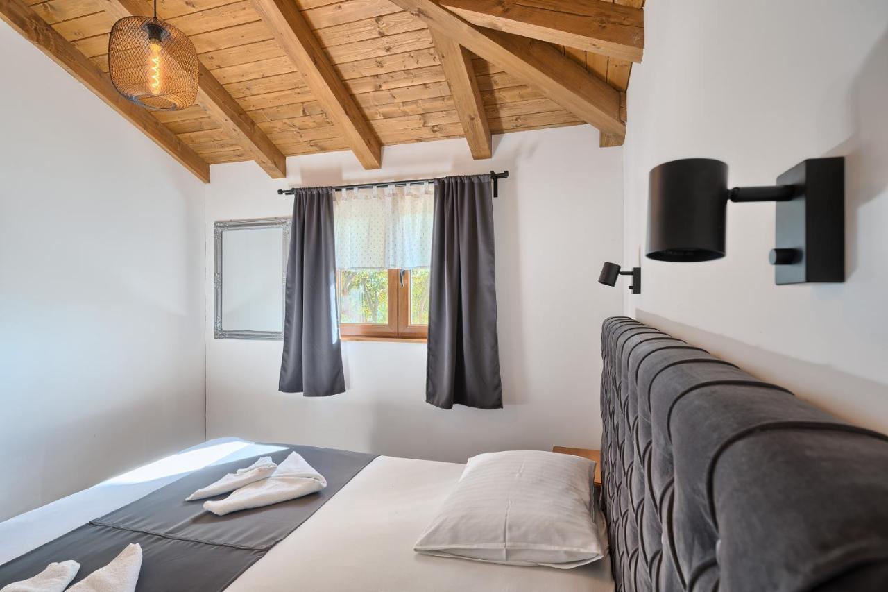 Kamp Lunga + Hotel Jezera Luaran gambar