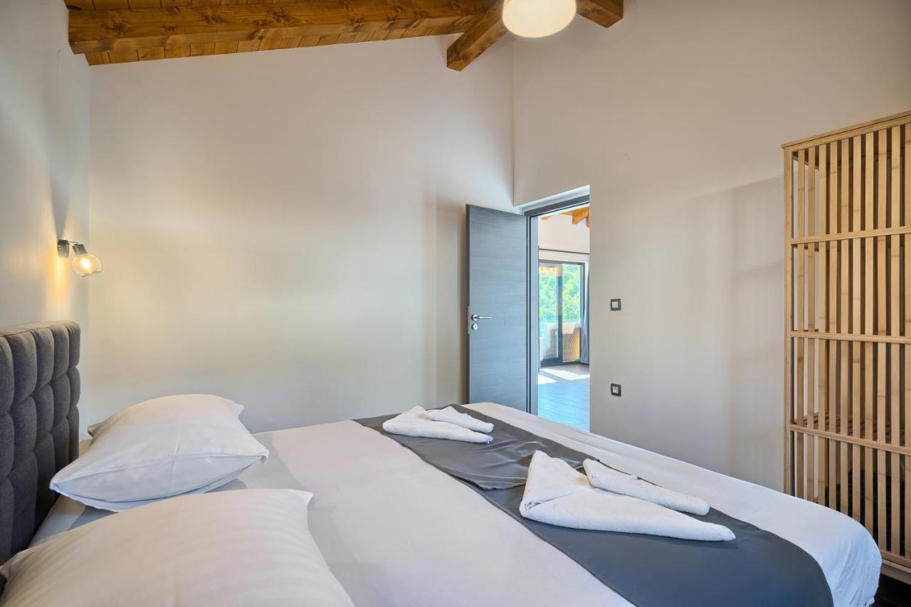 Kamp Lunga + Hotel Jezera Luaran gambar